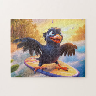 Rabe surft auf einem tropischen Strand mit ausgebr Puzzle
