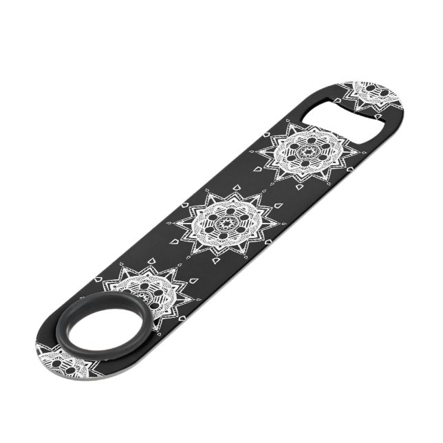 Raben-Mandala Speedflaschenöffner (Vorderseite Schrägansicht)