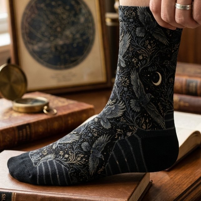 Rabensocken für Papa oder Opa Socken (These moody raven socks are perfect for a grandfather's unique Father's Day gift.)