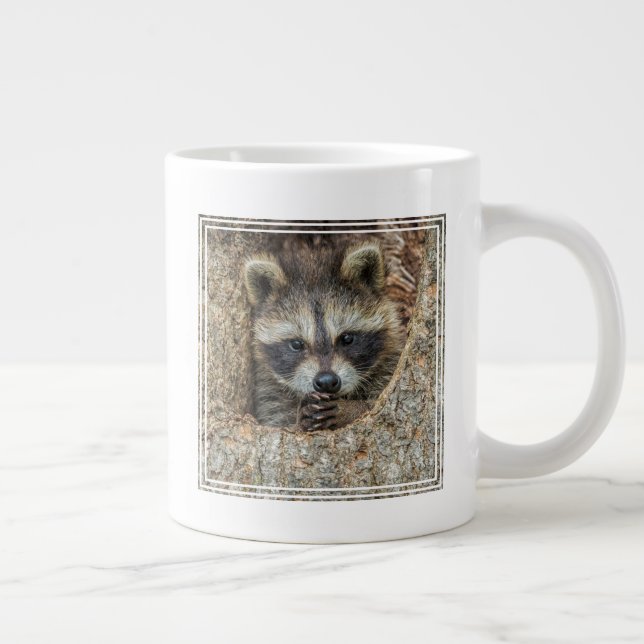 Raccon Nestled Inside a Tremollow Jumbo-Tasse (Rechts)