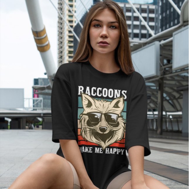 Raccoon Eating Ramen T-Shirt (Von Creator hochgeladen)