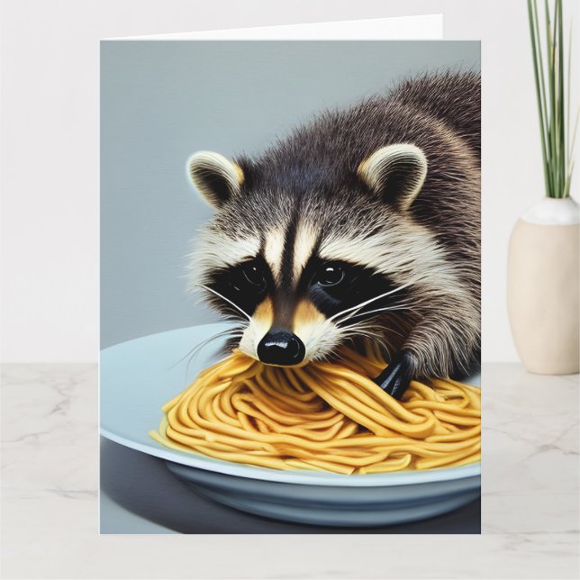 Raccoon Eating Spaghetti Grußkarte Karte (Vorderseite)