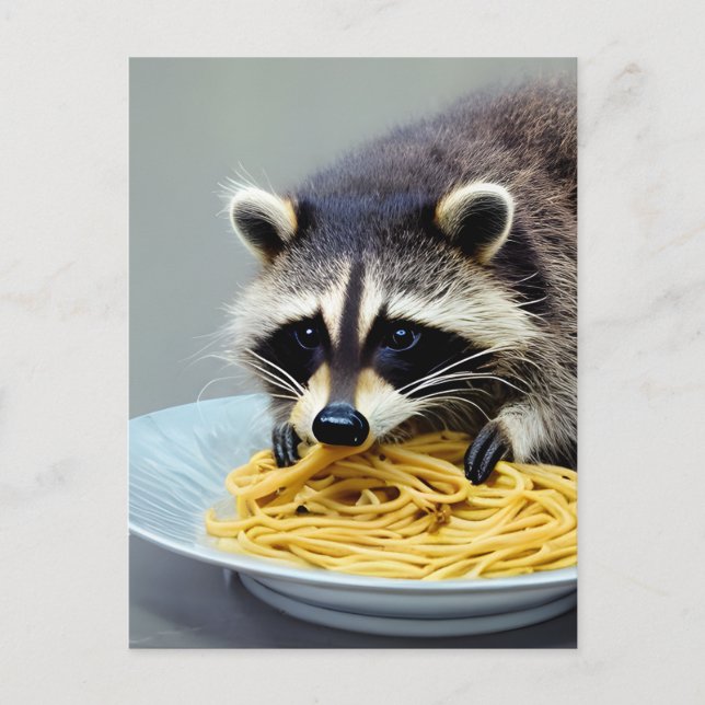 Raccoon Eating Spaghetti Postkarte (Vorderseite)