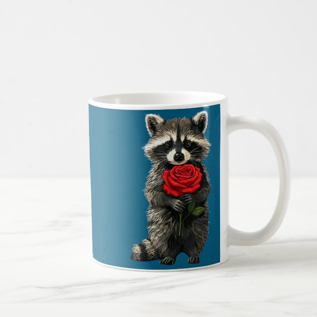 Raccoon Holding Red Rose Cute Raccoon Valentine An Kaffeetasse (Rechts)