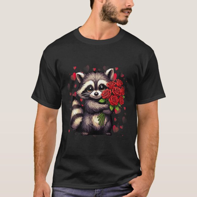 Raccoon Holding Red Rose Cute Raccoon Valentine An T-Shirt (Vorderseite)