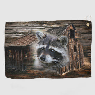 Raccoon in der alten Scheune Golfhandtuch