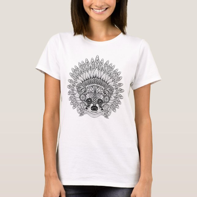 Raccoon in Featherkrieg Bonnet Doodle T-Shirt (Vorderseite)