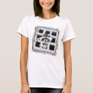 Raccoon in Grate Illustration stecken T-Shirt