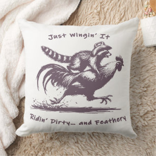 Raccoon Riding Rooster - Barnyard Rodeo Cowboy Kissen