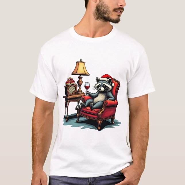 Raccoon Sitzen im Stuhl Weinkultur und Erde T-Shirt (Vorderseite)