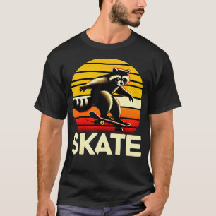 Raccoon Skateboarder Retro Vintag Skateboard T-Shirt