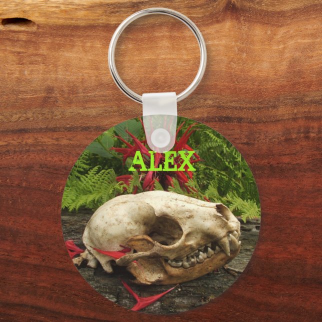 Raccoon Skull Altes Holz mit Farne und rote Monard Schlüsselanhänger (Vorderseite)