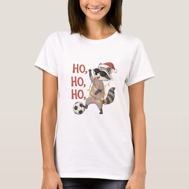 Raccoon with lights and Christmas hat playing socc T-Shirt (Vorderseite)