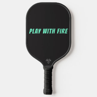 Rache Tyto Harpy Spiel mit Feuer Pickleball Schläger