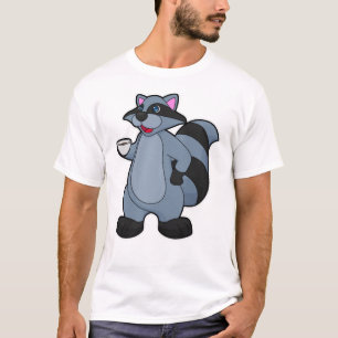 Racoon mit Tasse Kaffee T-Shirt