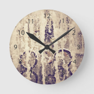 Rad im Regen Runde Wanduhr