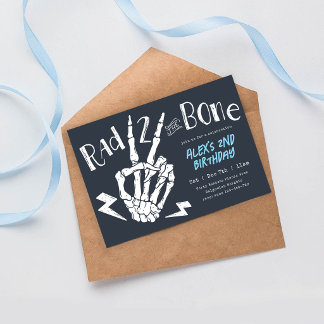 Rad TWO der Knochen, Jungen Halloween zweiter Gebu Einladung