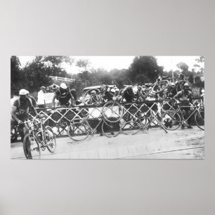 Radfahrer können auf der Bahnübergang Tour de F ni Poster