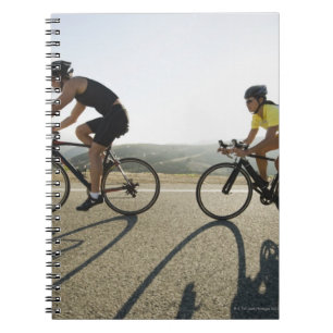 Radfahrerstraßenreiten in Malibu Notizblock