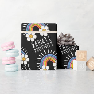 Radierposition Farbiger Regenbogen und Blume Geschenkpapier