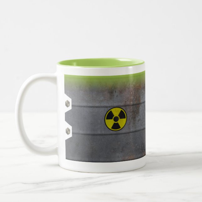 Radioaktive Tasse (Links)