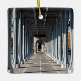 Radweg auf dem Pont Bir-Hakeim - Paris, Frankreich Keramikornament
