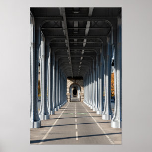 Radweg auf der Pont Bir-Hakeim - Paris, Frankreich Poster