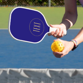 Raffinierter moderner Text tiefblauer Hintergrund  Pickleball Schläger