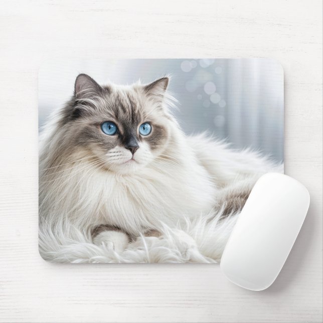 Ragdoll Cat On a Fur Rug Mousepad (Mit Mouse)