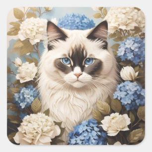 Ragdoll-Katze mit blauen Hortensienblüten Quadratischer Aufkleber