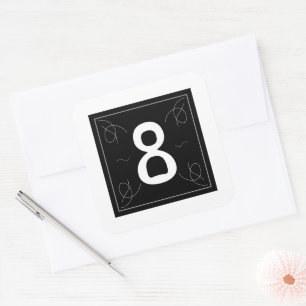 Rahmen und Flourish-Monogramm Nummer 8 auf Weiß Quadratischer Aufkleber