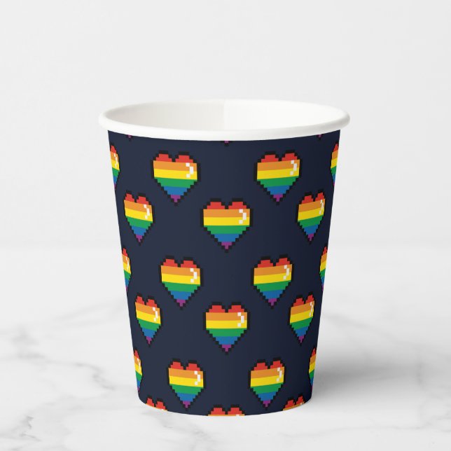 Rainbow 8 Bit Herzmuster Pappbecher (Links)