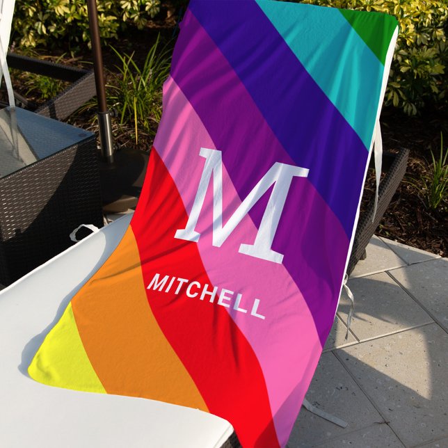 Rainbow 8 Stripe Gay Pride Custom Monogram Initial Strandtuch (Von Creator hochgeladen)