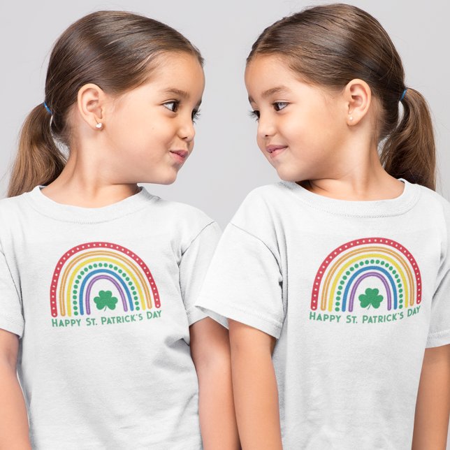 Rainbow and Kleeblatt St. Patrick's Day T-Shirt (Von Creator hochgeladen)