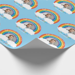Rainbow Arch über dem ersten Geburtstag des Wolken Geschenkpapier