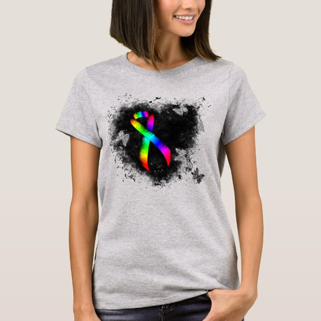 Rainbow Awareness Ribbon Grunge Herz T-Shirt (Vorderseite)