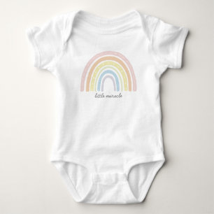Rainbow Baby   Kleines Wunder   Boho Rainbow Baby Strampler