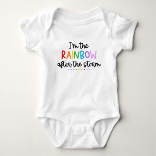 Rainbow Baby Quote Strampler