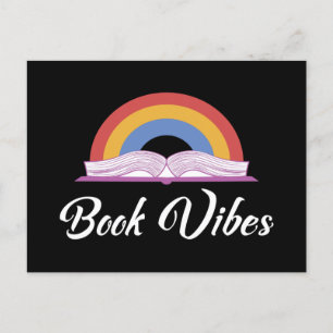 Rainbow Book Vibes Vintag Retro Book Lover Einladungspostkarte