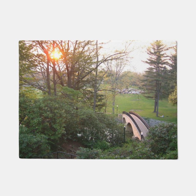 Rainbow Bridge Sunset an der Grove City Uni Fußmatte (Vorderseite)