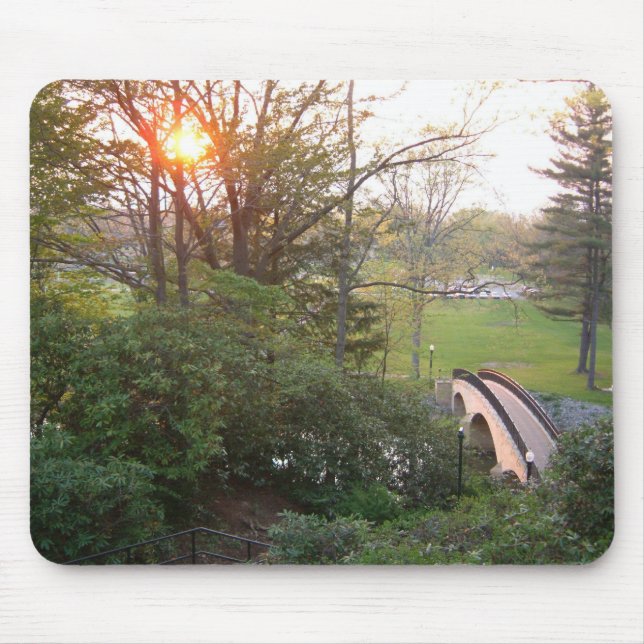 Rainbow Bridge Sunset an der Grove City Uni Mousepad (Vorne)