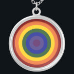 Rainbow Bullseye Versilberte Kette<br><div class="desc">Konzentrische Kreise bilden einen regenbogenfarbenen Stierkampf. Der äußerste Kreis ist rot,  gefolgt von orange,  gelb,  grün,  blau,  indigo und endet mit violett in der Mitte. Feiern Sie Ihren LGBT-Stolz oder Ihre Liebe von Regenbogen! Digitales 7500 x 7500 Pixel Bild. Copyright ©2011 Claire E. Skinner,  Alle Rechte vorbehalten.</div>