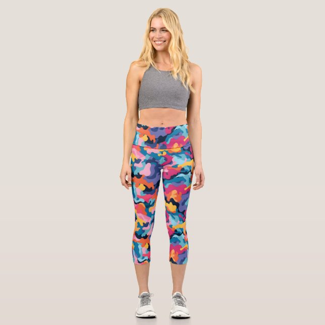 Rainbow Camouflage Capri Leggings (Vorderseite)