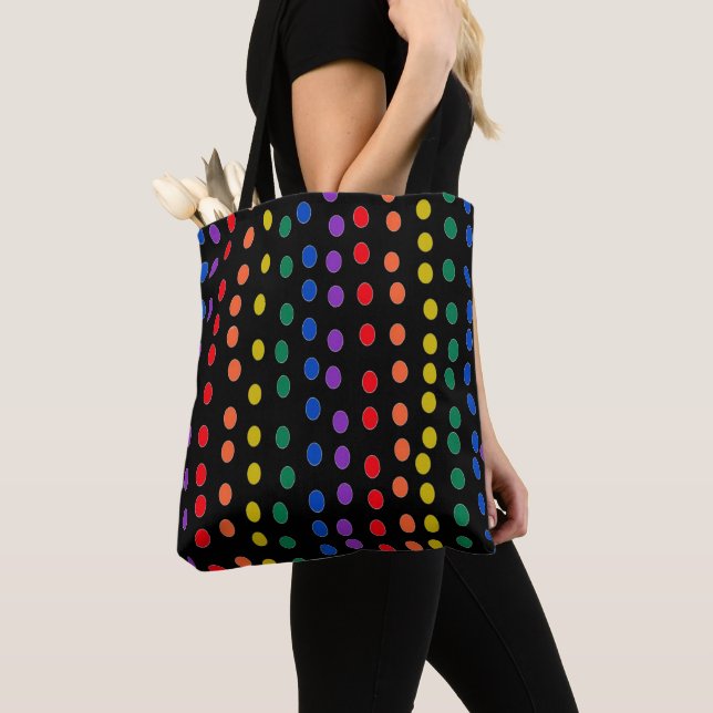 Rainbow Candy Dots auf Schwarz (Von Nahem)