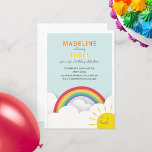 Rainbow Clouds Watercolor Sky Sunshine Geburtstag Einladung<br><div class="desc">Ein Regenbogen-Geburtstagsthema mit einer Illustration eines Regenbogens,  blauen Himmels und Sonnenschein mit lächelndem Gesicht.</div>