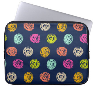 Rainbow Doodle Dot Confetti auf Navy Wrapping Pape Laptopschutzhülle