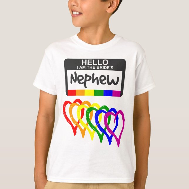 Rainbow Flag Hearts Bride Nephew Name Abzeichen T-Shirt (Vorderseite)