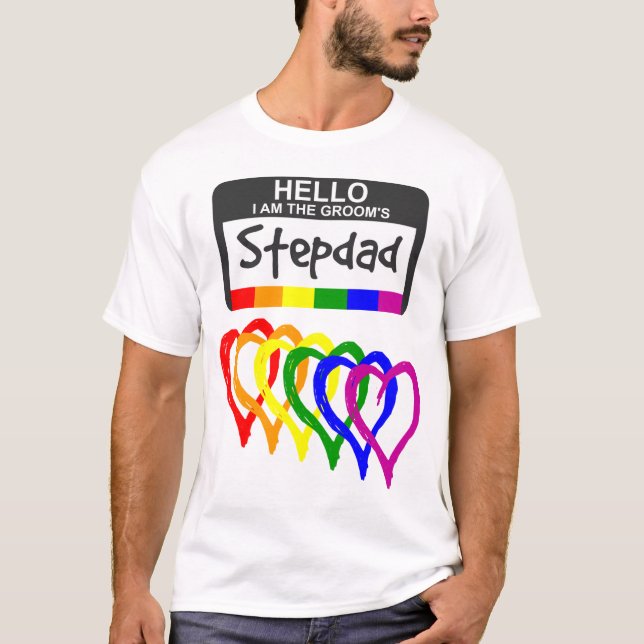 Rainbow Flag Hearts Groom Stepdad Name Abzeichen T-Shirt (Vorderseite)