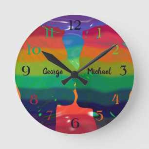 Rainbow-Flag mit Namen Runde Wanduhr