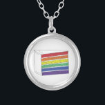 Rainbow Gay Pride Layer Cake Slice-Kette Versilberte Kette<br><div class="desc">Necklace zeigt eine originale Marker-Abbildung eines in Regenbogen gestreiften Lagenkuchschnittes mit Zuckerguss oben. Perfekt um den Stolz zu feiern!</div>